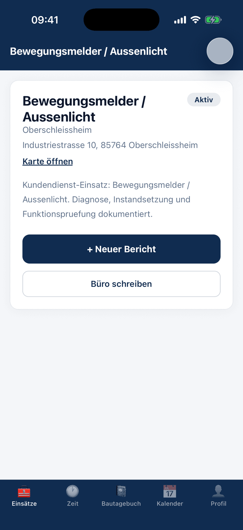 Auftrags-Detail in der baubit Monteur-App: Adresse, Status, Beschreibung und Aktionen